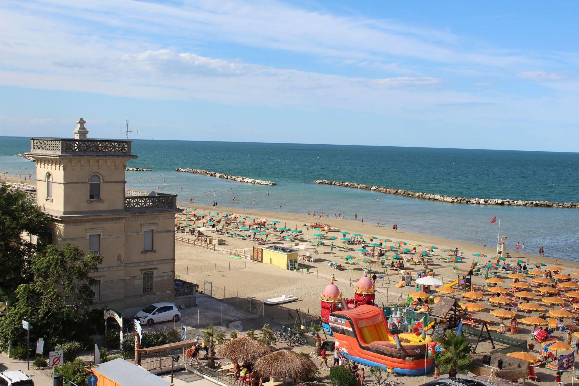 Hotel Brenta Viserbella di Rimini Exterior photo